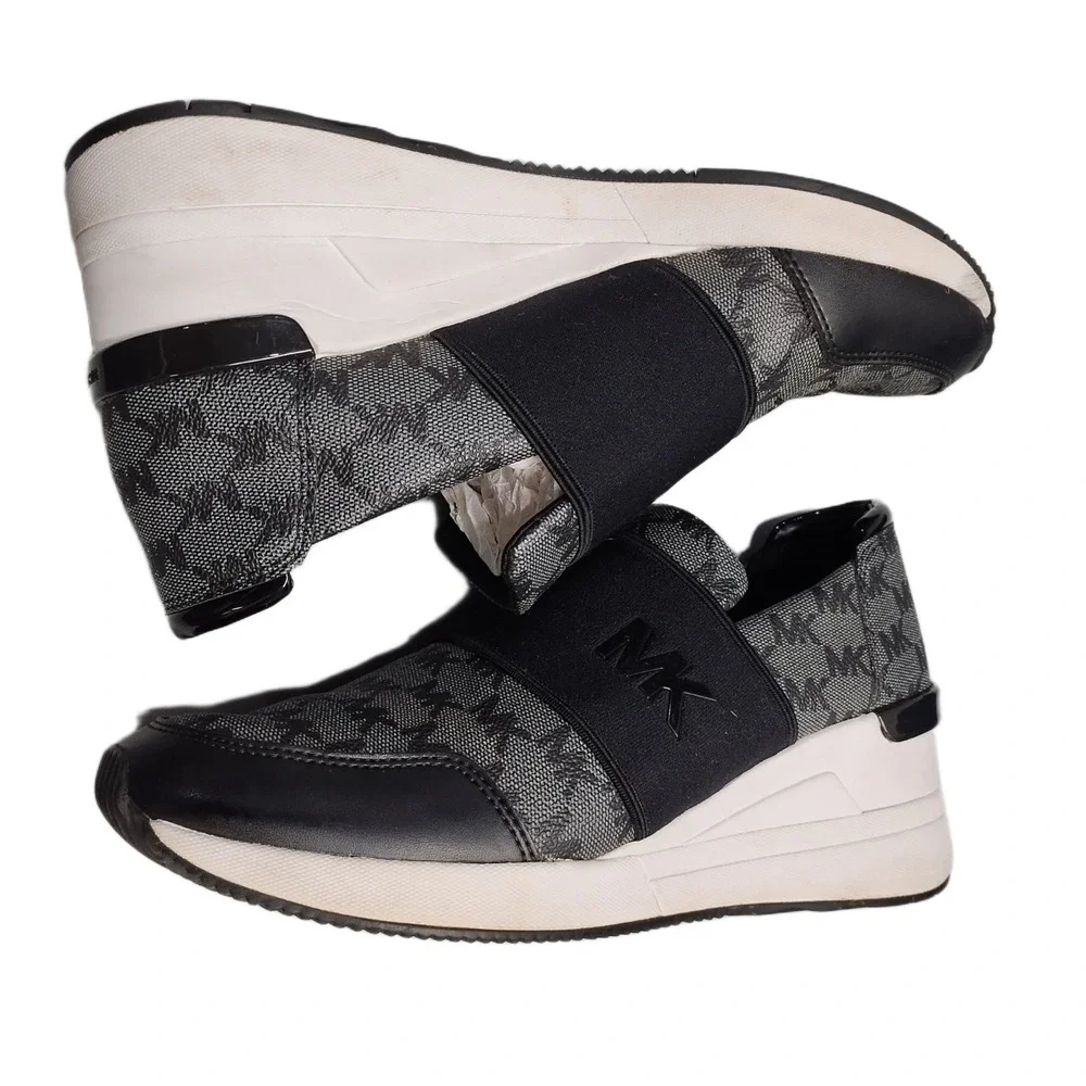 Michael Kors Felix Sneakers Womens US 9.5M Multi Monogram Comfort Slip On HJ21F